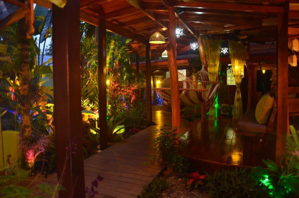 Physis Caribbean Bed & Breakfast Puerto Viejo de Talamanca Bagian luar foto
