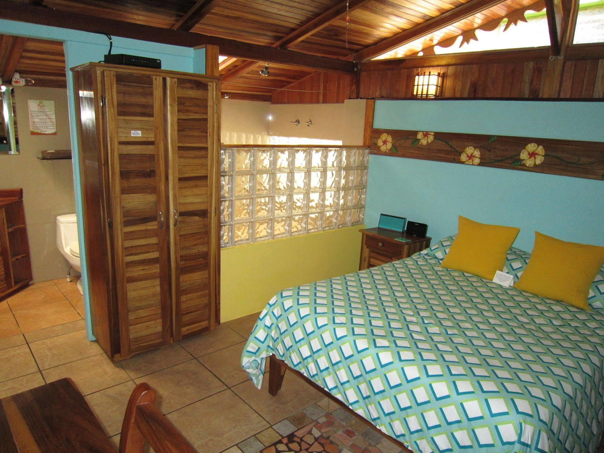 Physis Caribbean Bed & Breakfast Puerto Viejo de Talamanca Bagian luar foto