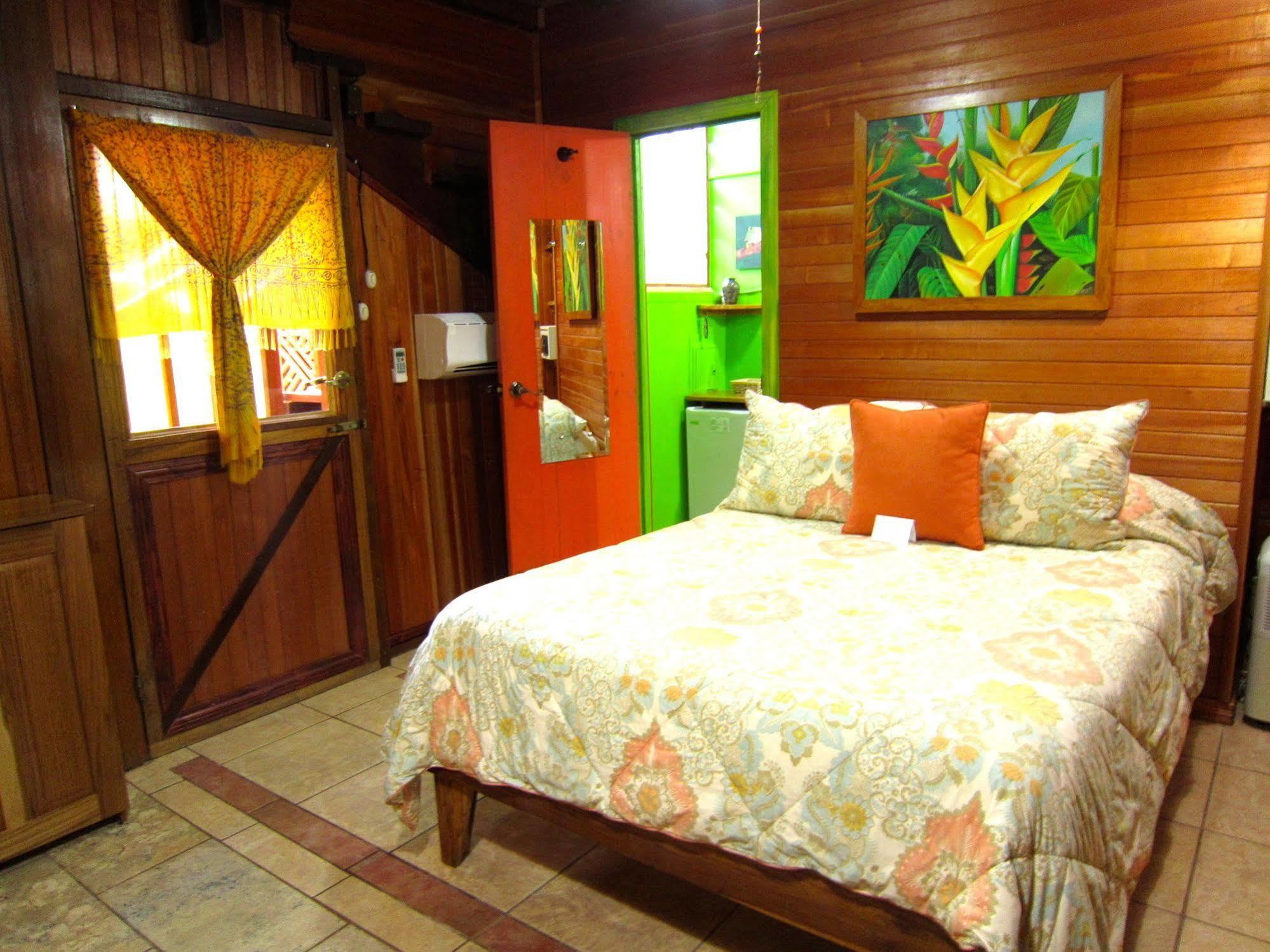Physis Caribbean Bed & Breakfast Puerto Viejo de Talamanca Bagian luar foto