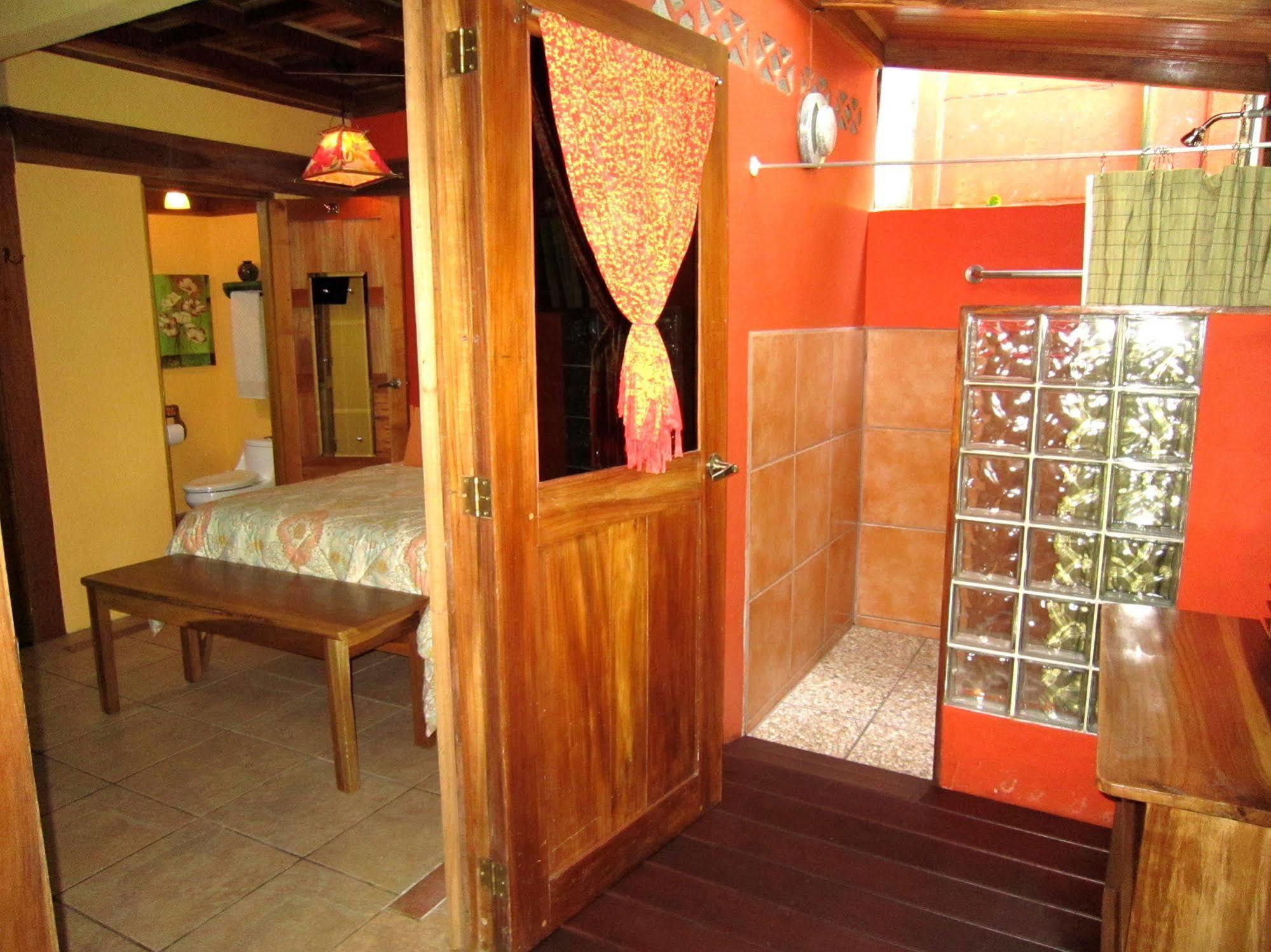 Physis Caribbean Bed & Breakfast Puerto Viejo de Talamanca Bagian luar foto