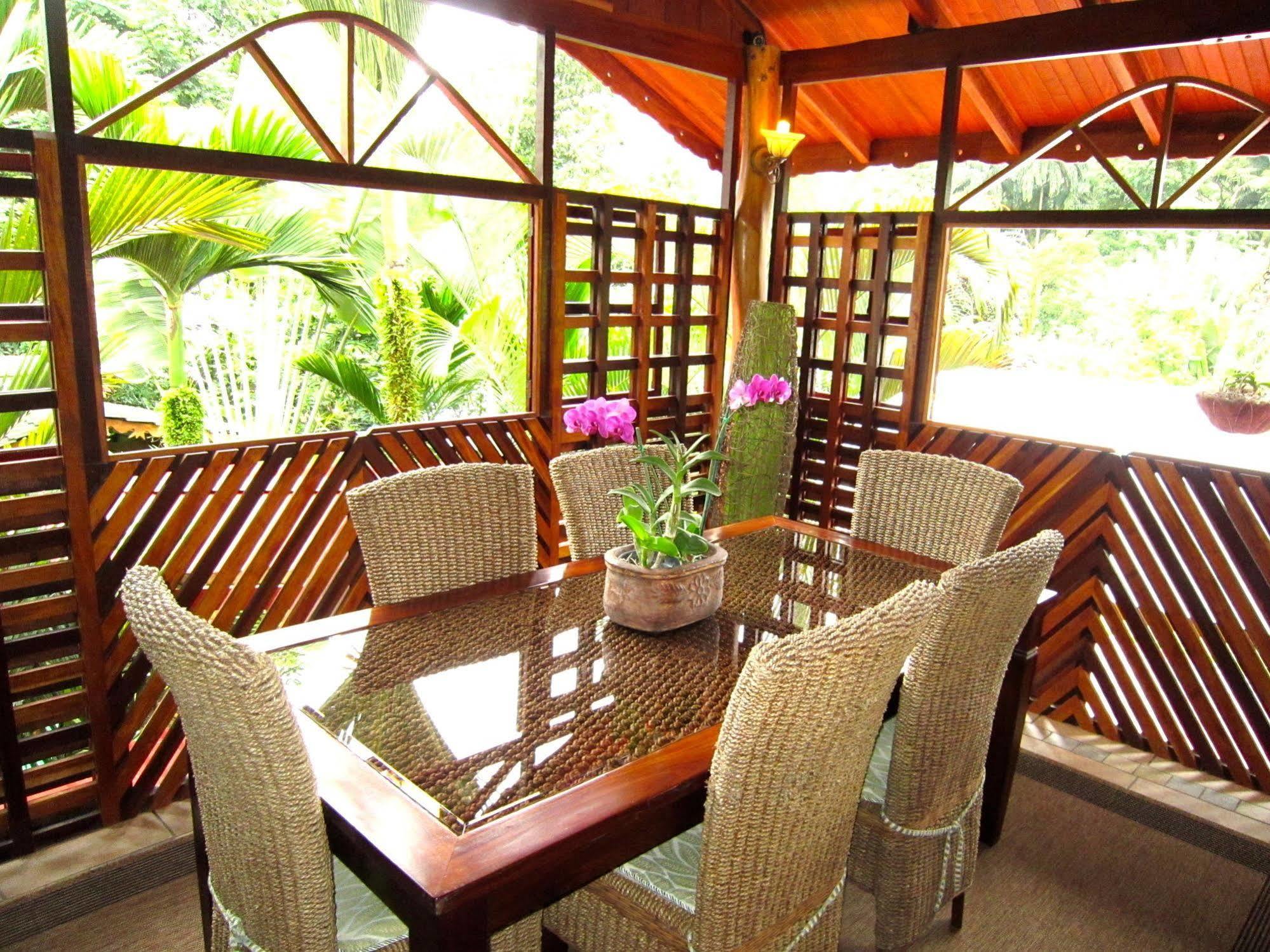 Physis Caribbean Bed & Breakfast Puerto Viejo de Talamanca Bagian luar foto