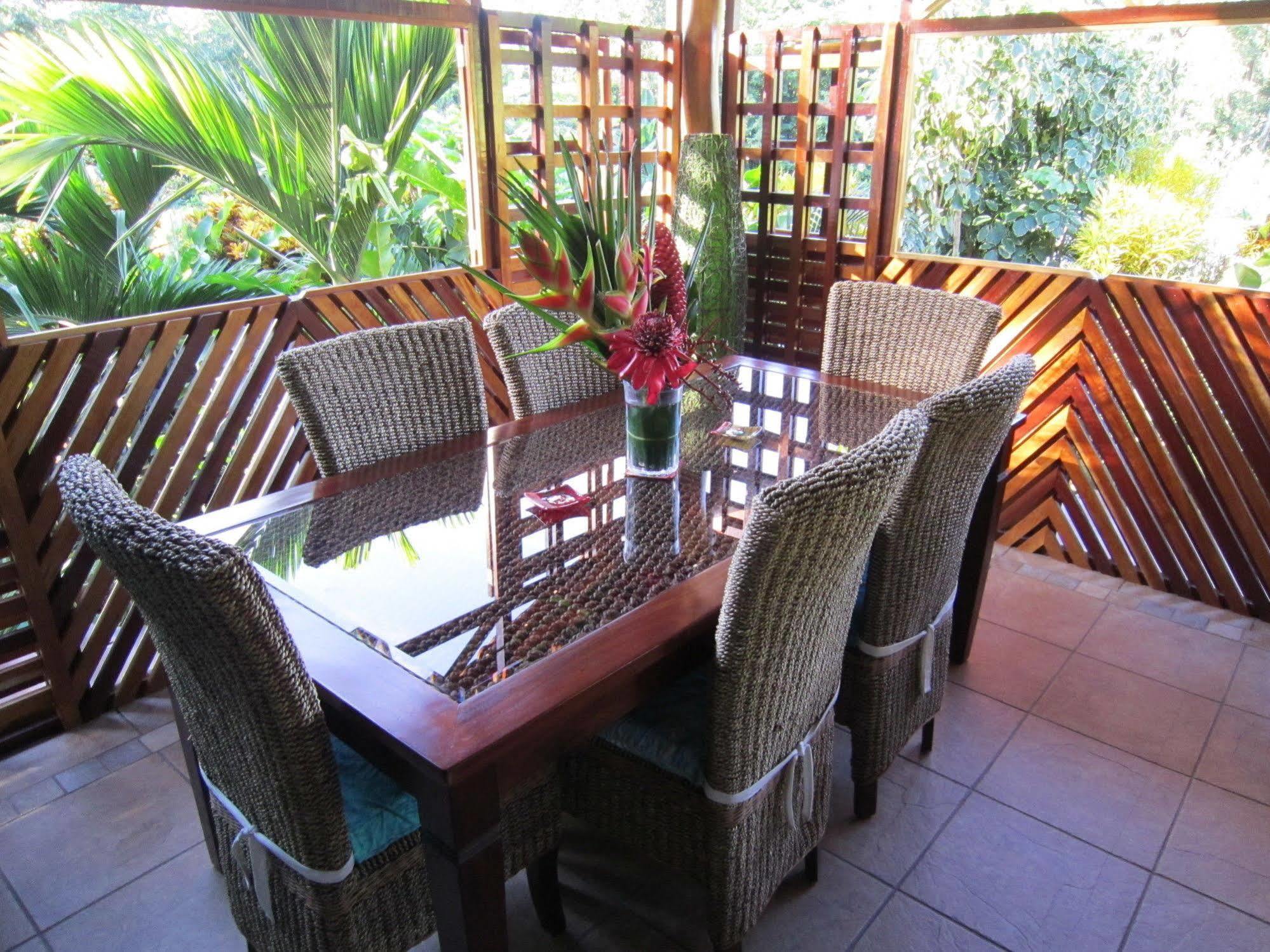 Physis Caribbean Bed & Breakfast Puerto Viejo de Talamanca Bagian luar foto