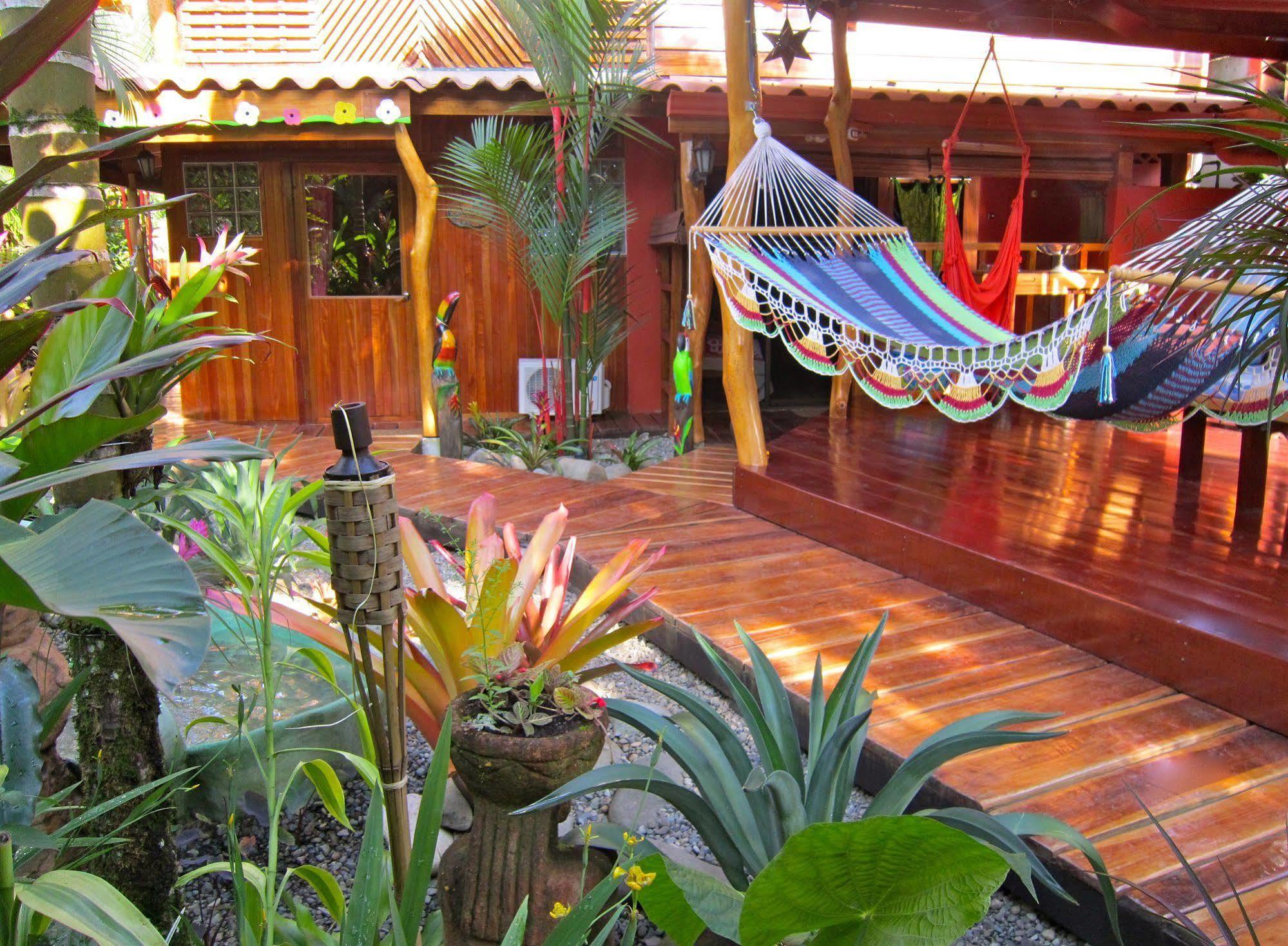 Physis Caribbean Bed & Breakfast Puerto Viejo de Talamanca Bagian luar foto
