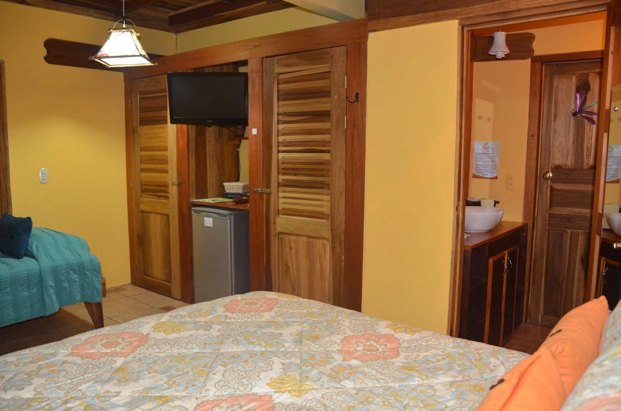 Physis Caribbean Bed & Breakfast Puerto Viejo de Talamanca Bagian luar foto