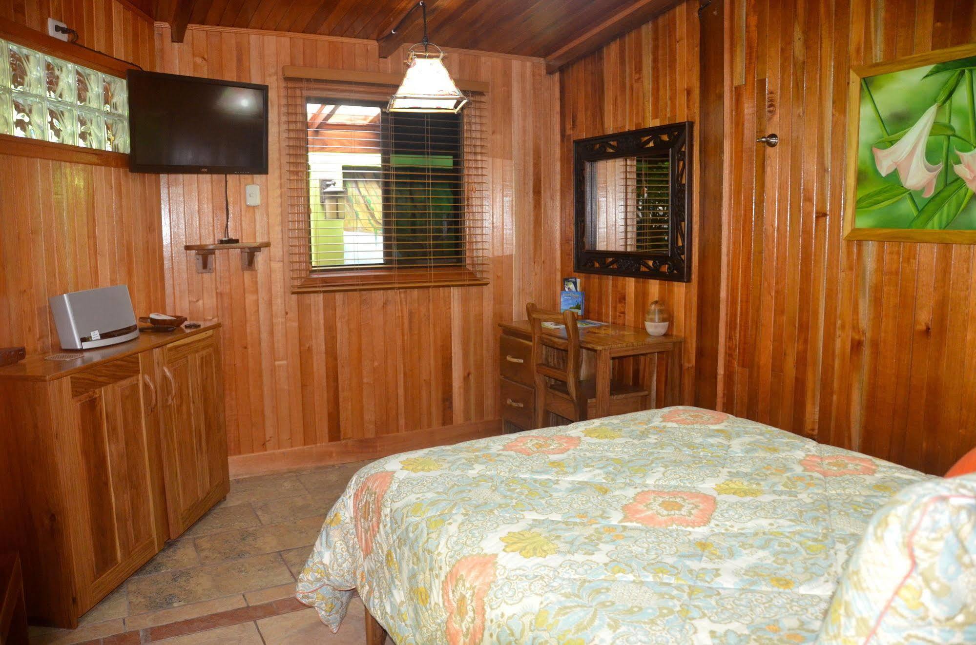 Physis Caribbean Bed & Breakfast Puerto Viejo de Talamanca Bagian luar foto